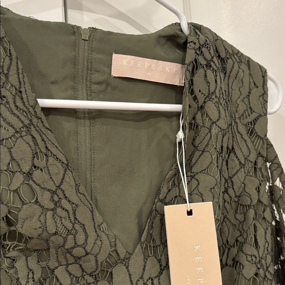 NWT Keepsake the Label Lace Cold Shoulder Dress - Picture 6 of 7